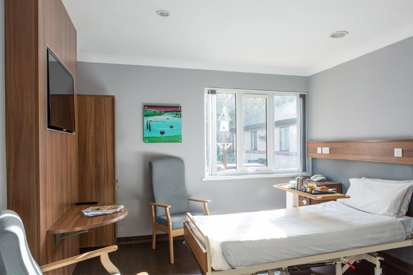 Patient's bedrooms furniture solution